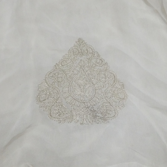 BEAUTIFUL - Chicos Womens Sheer Embroidered Blouse - Picture 5 of 7